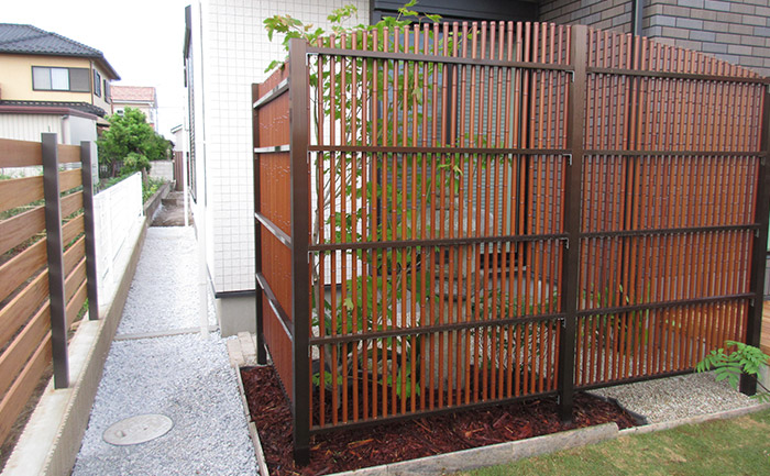 旅館のように雰囲気のある庭